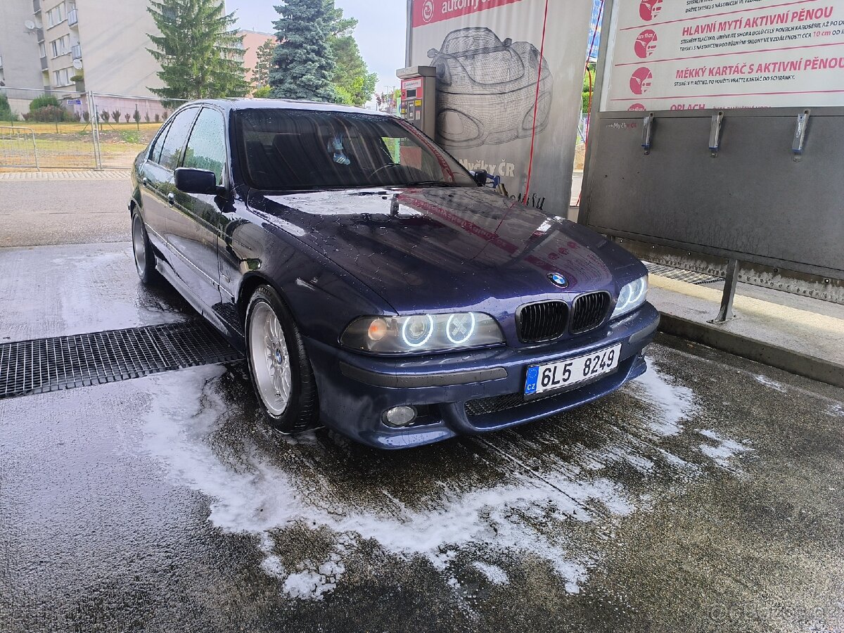 BMW E39 540i