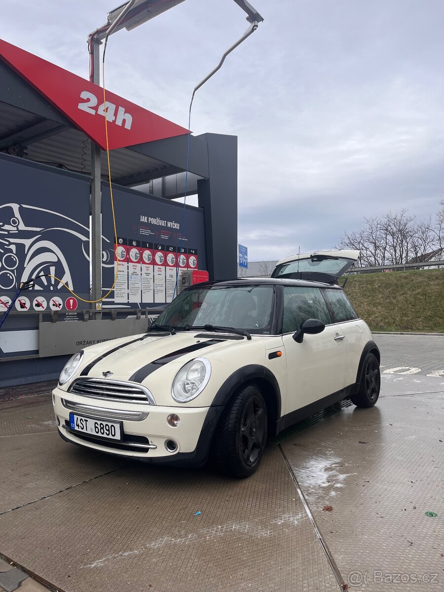 Mini Cooper One R50