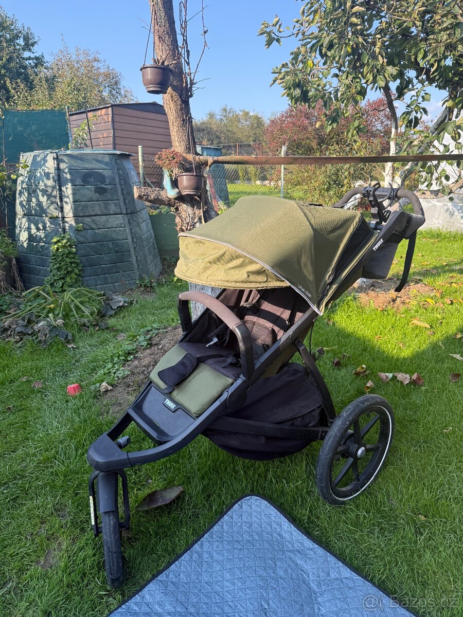 Kočárek Thule Urban glide s bohatým příslušenstvím