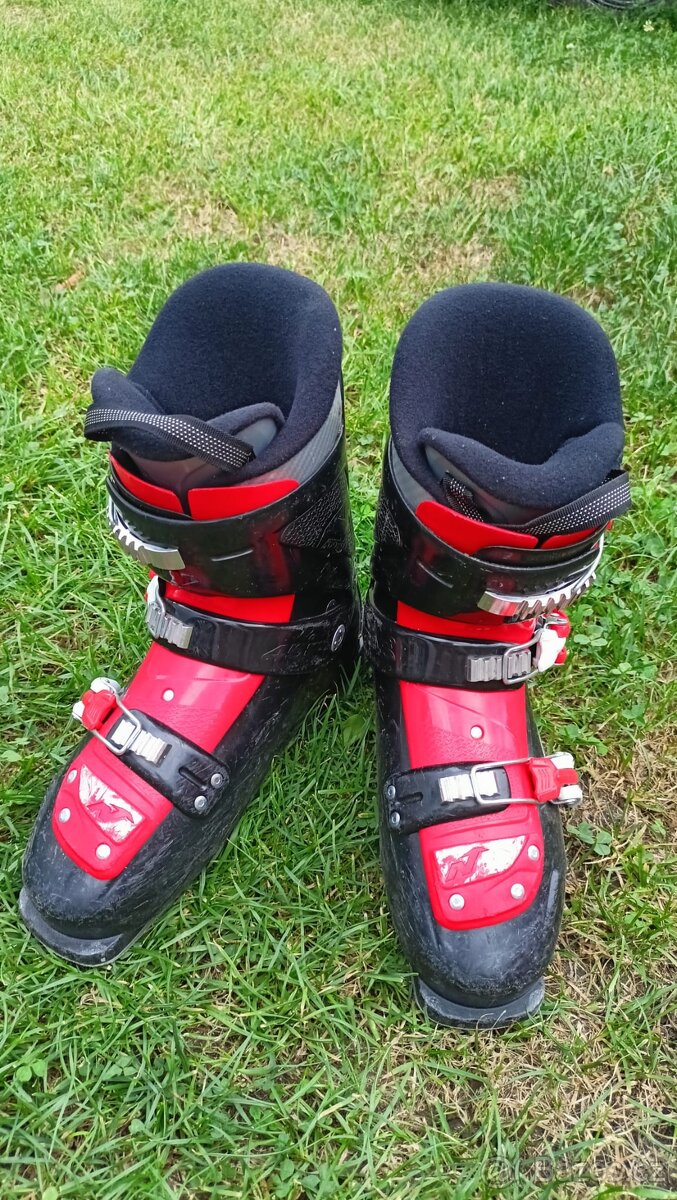 Nordica Firearrow Team lyžáky pro juniora 39/40