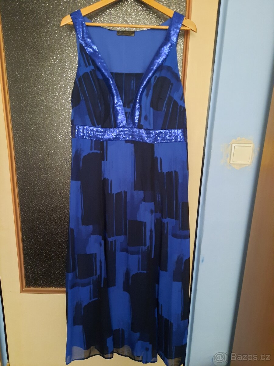 NÁDHERNÉ SPOLEČENSKÉ ŠATY V.48