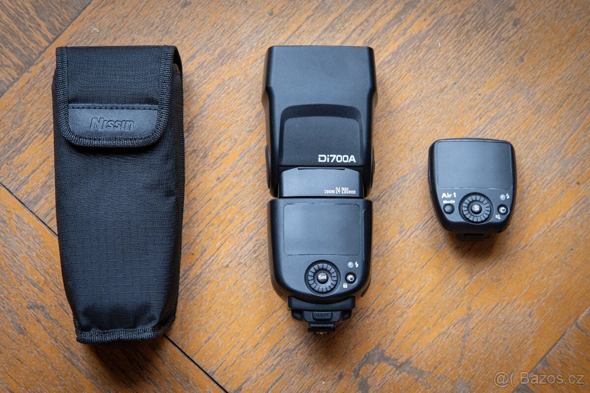 REZERVOVÁNO Prodám blesk Nissin Di700A + Air 1 pro Sony FE/E