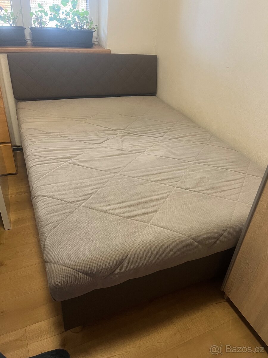 Lůžko 140x200