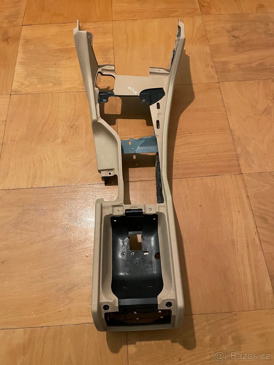 BMW e39 středový tunel