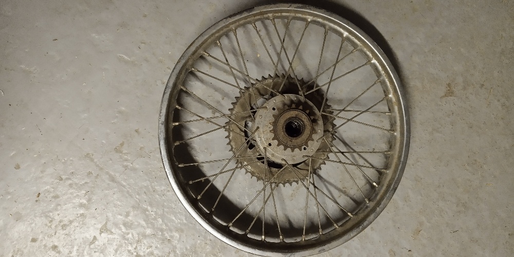 Zadní kolo s rozetou na Babettu 16"