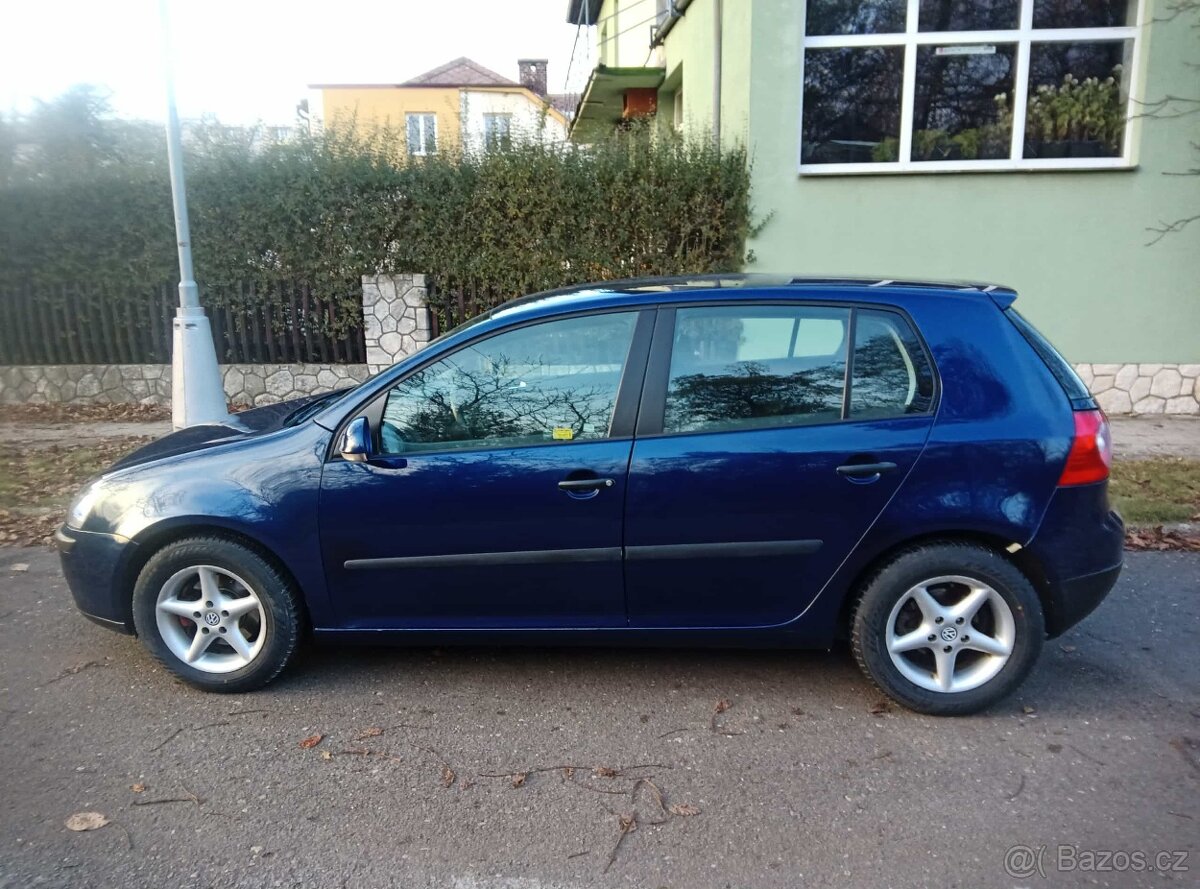 VW GOLF V  1.4 55 kW Benzín