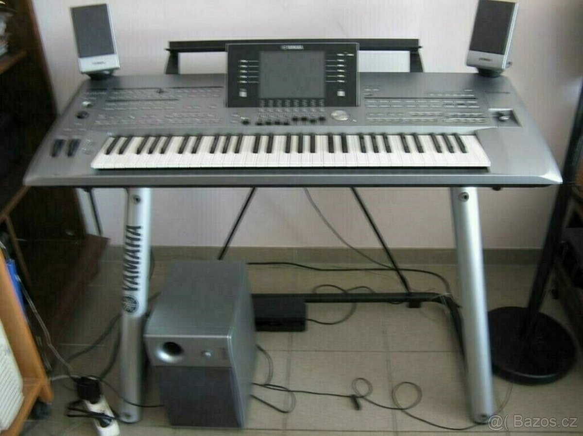 Elektrické klávesy YAMAHA Tyros 5 XXL s 61 klávesami ve výbo