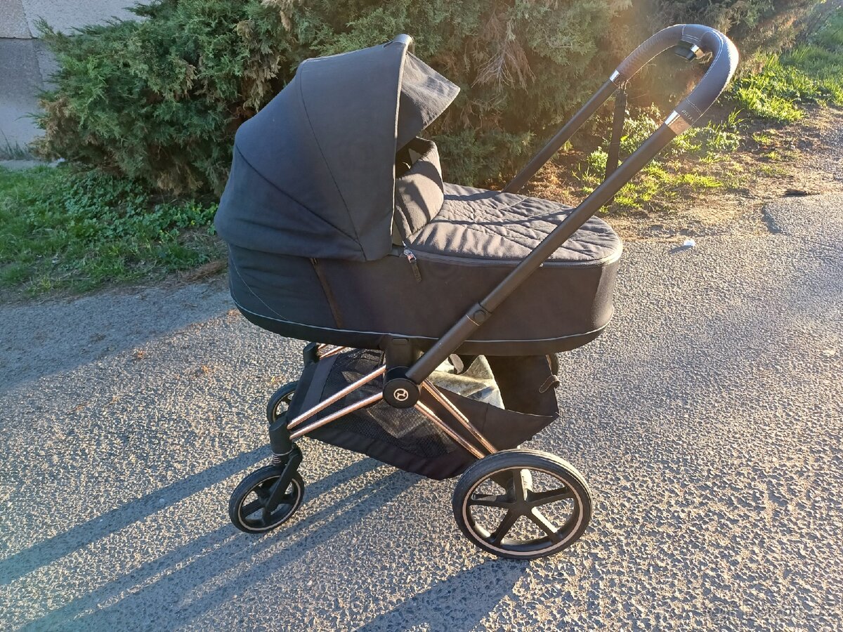 ZLEVNĚNO: kočárek CYBEX Platinum Priam.