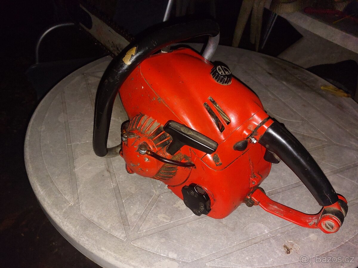 Stará motorová pila DOLMAR CA