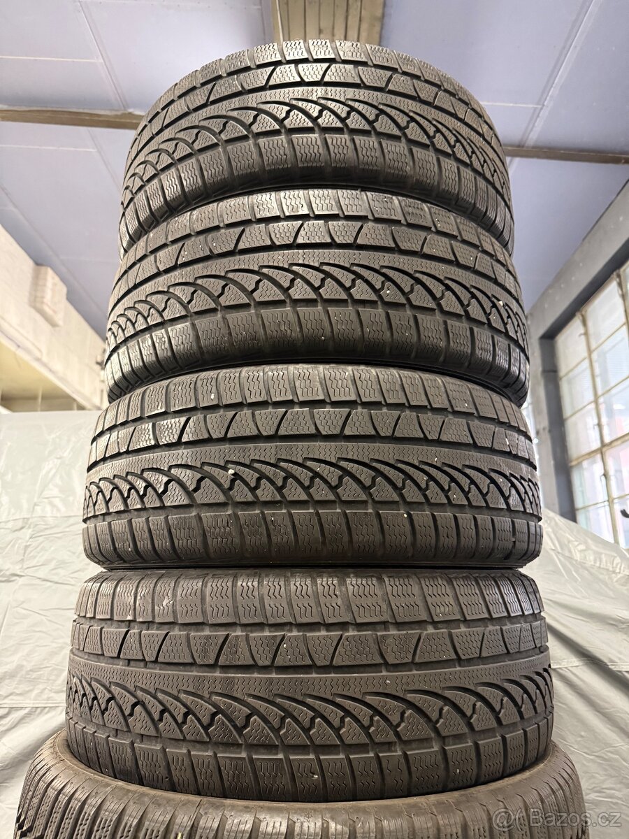 prodám zimní 205/55/16 Petlas