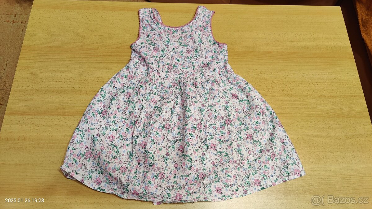 Dívčí šatičky vel. 122
