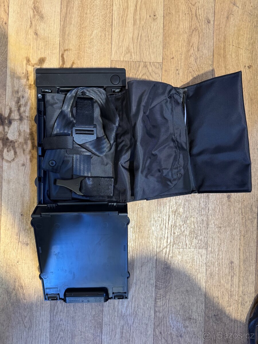 Vak do zadních sedaček BMW E82 E81