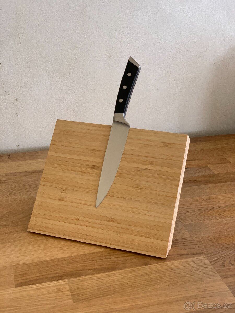 Magnetický držák nožů