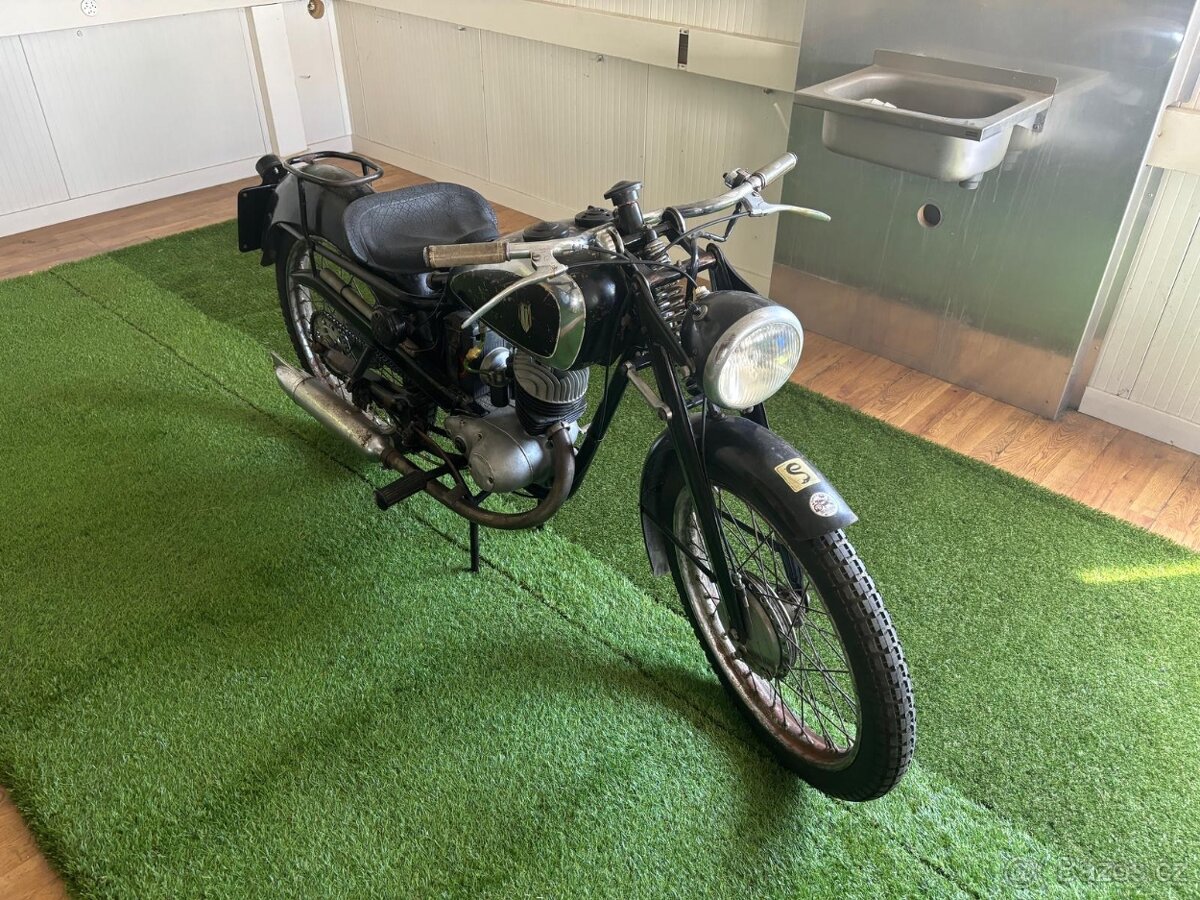 Motocykl značky DKW, model RT 125