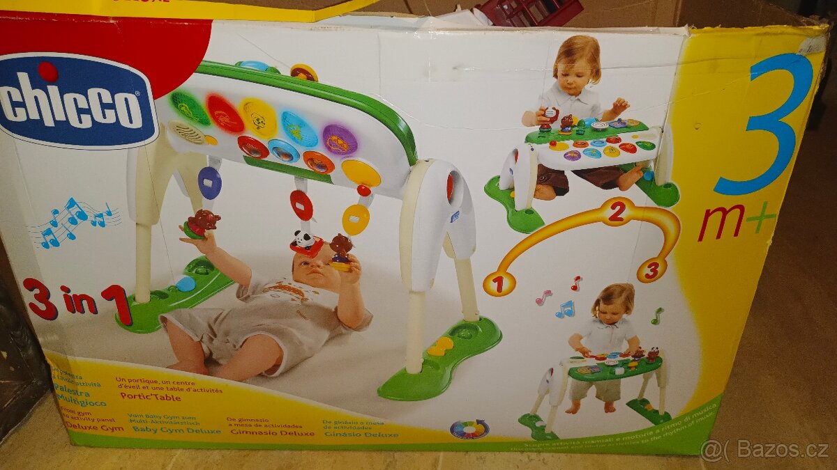 Hraci stolek Chicco