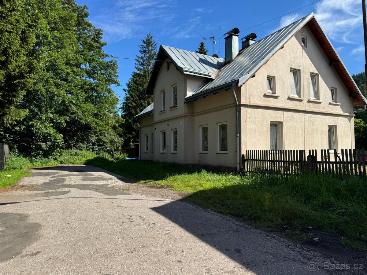Prodej byty 1+kk, 28 m² - Trutnov - Horní Staré Město