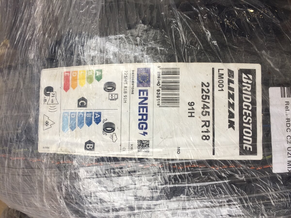 Bridgestone 225/45 18 zimní