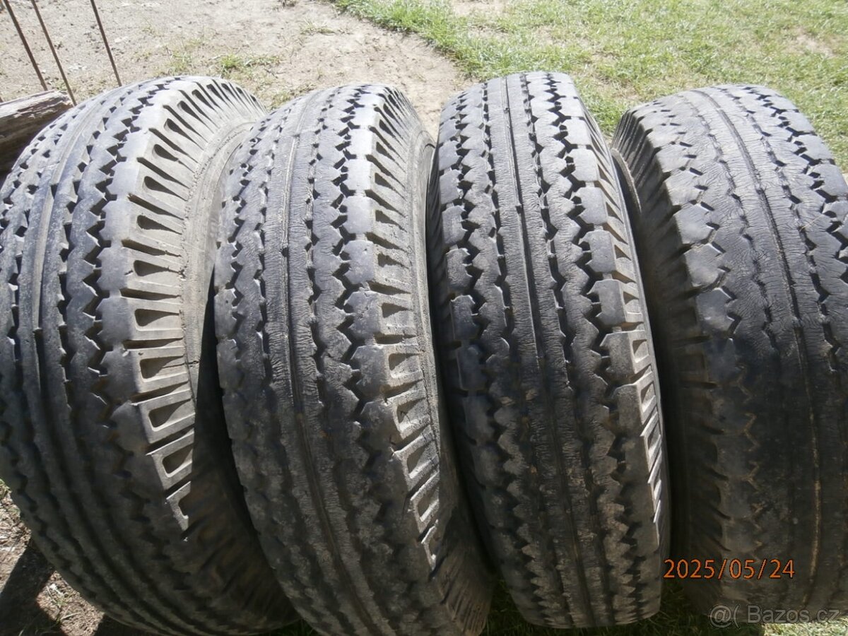 pneu 8,25x15