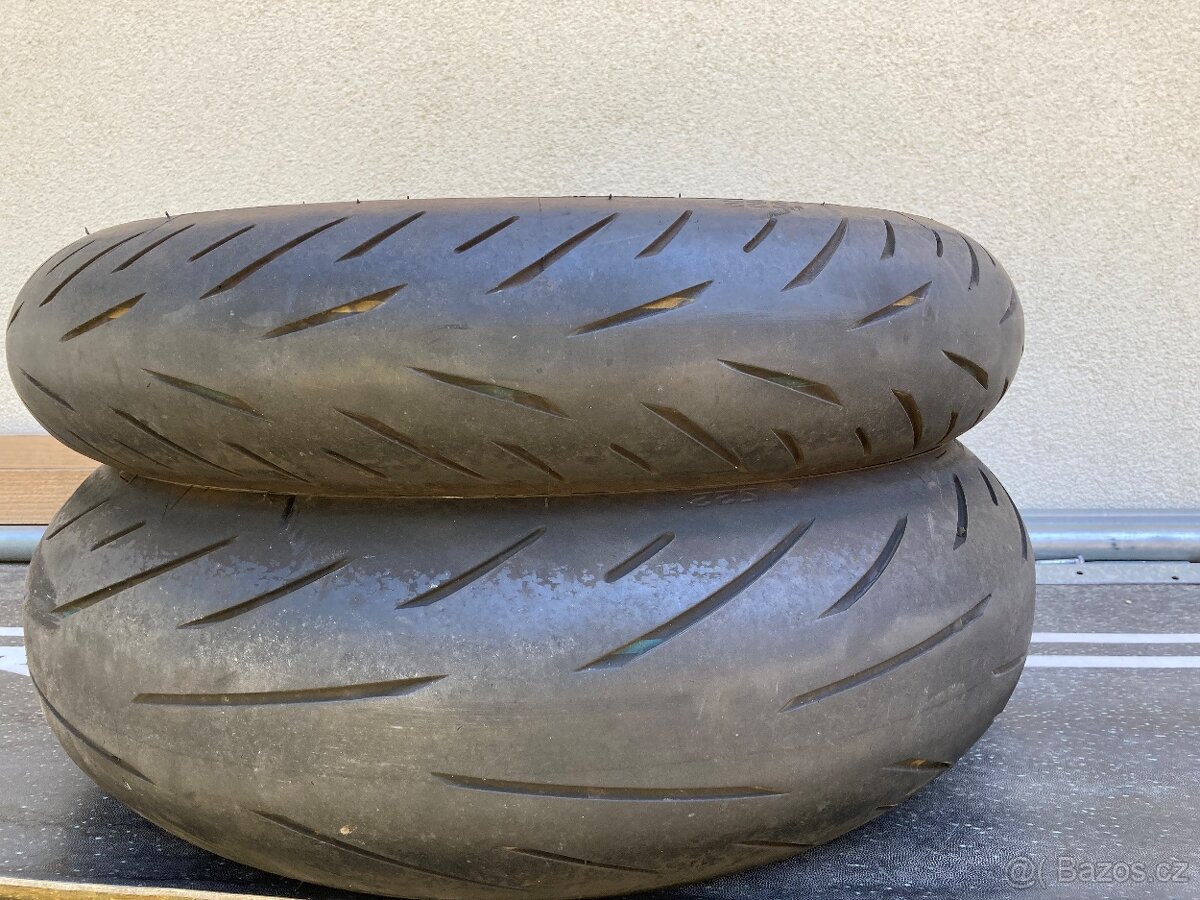 Motopneu Bridgestone Battlax S22R
