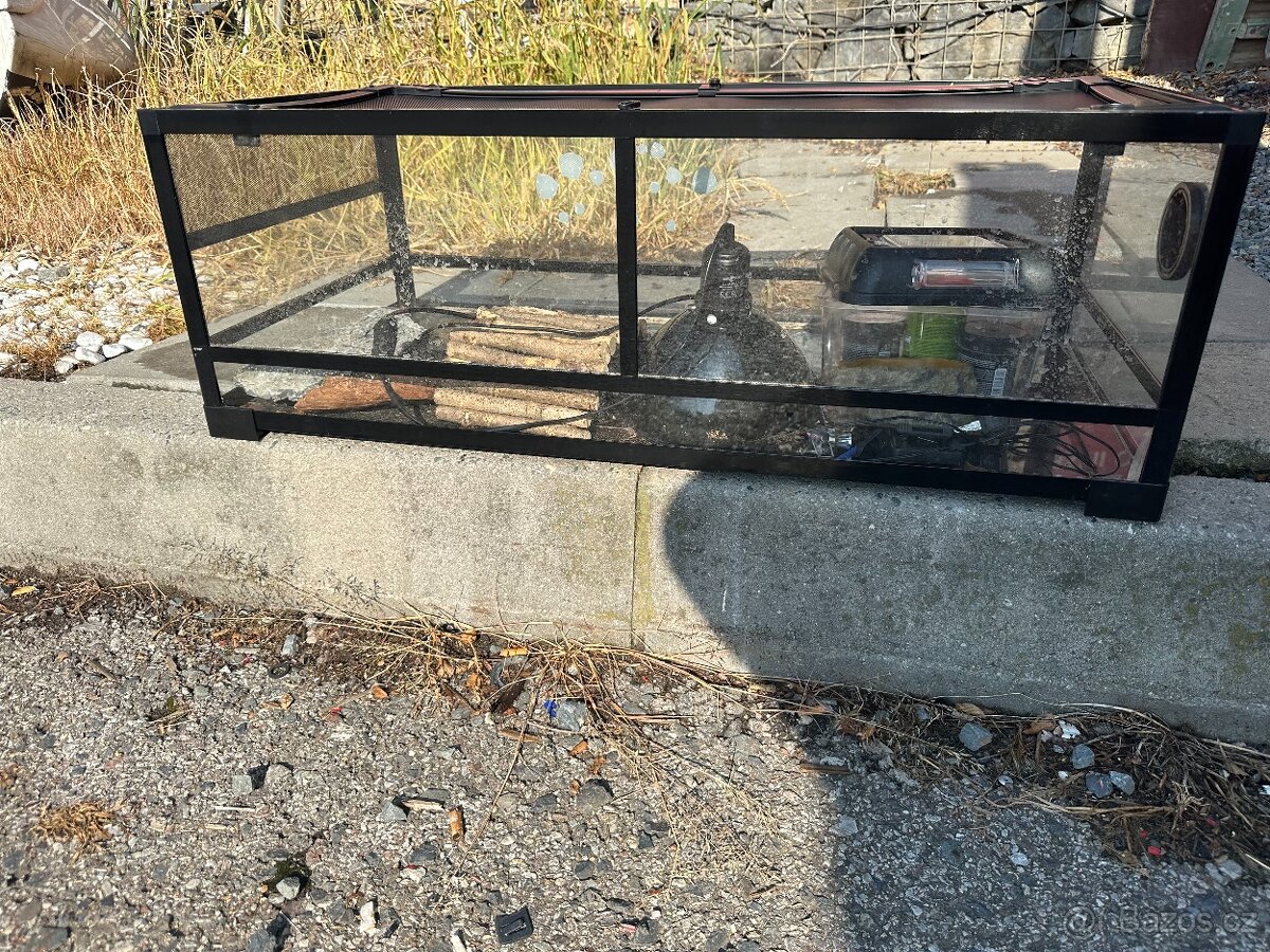 Prodám Terarium
