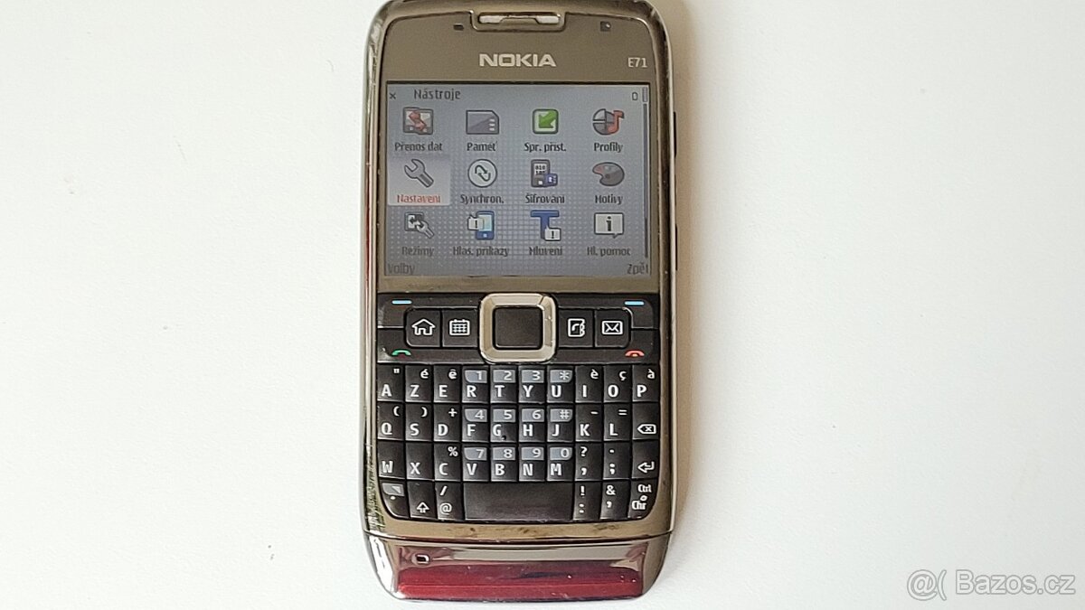 Nokia E71