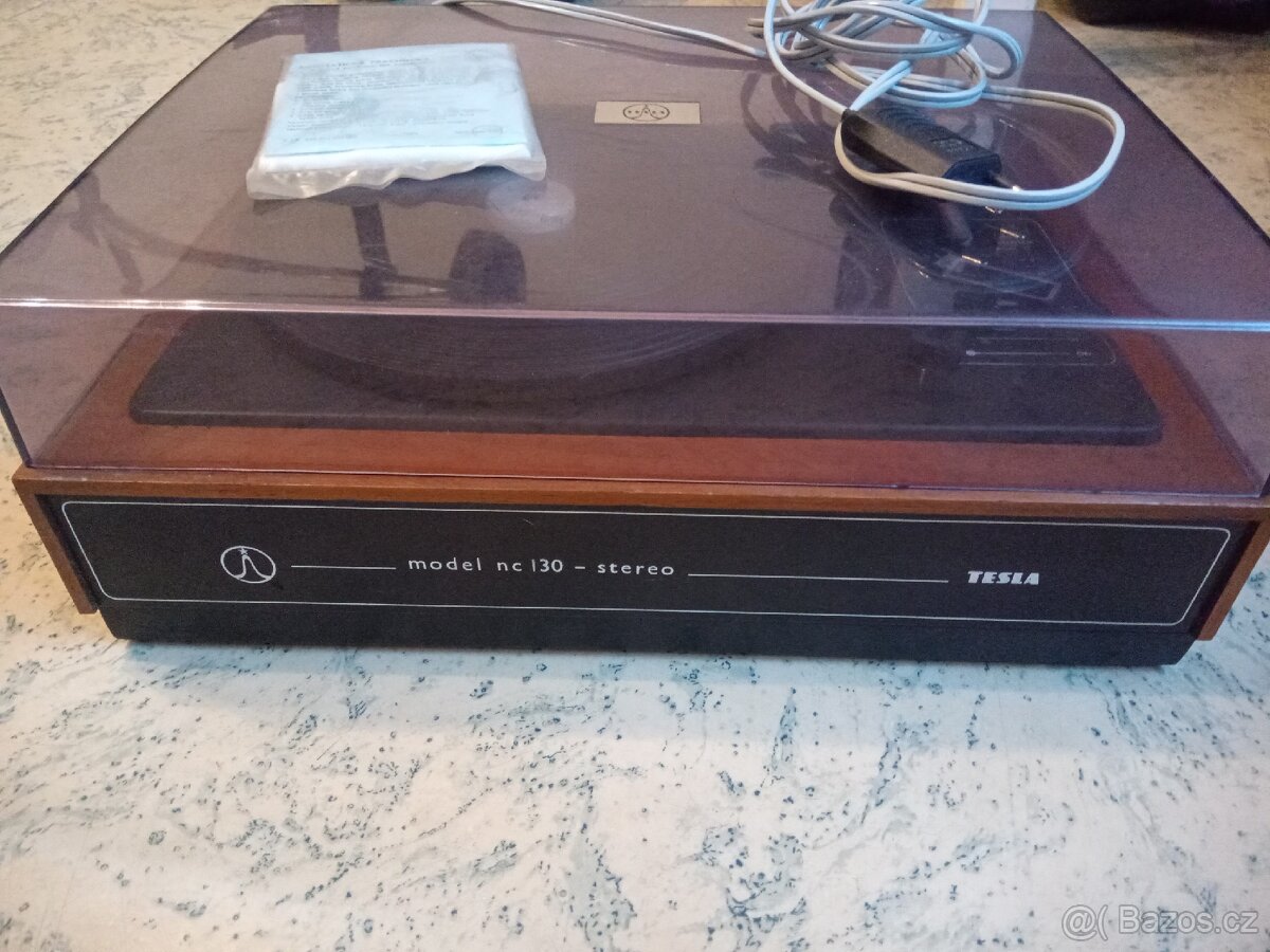 Gramofon Tesla