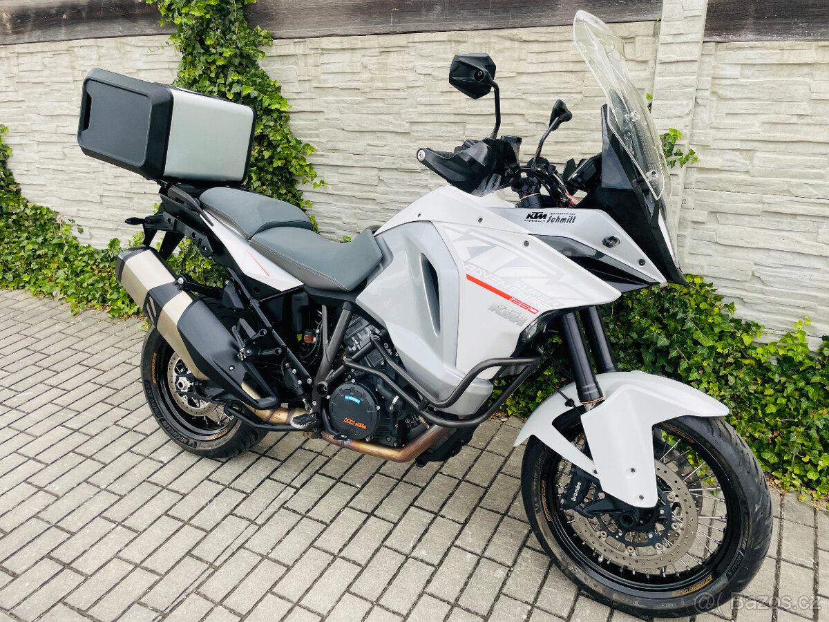 KTM Super Adventure 1290 r.v. 2016 najeto pouze 17tis km