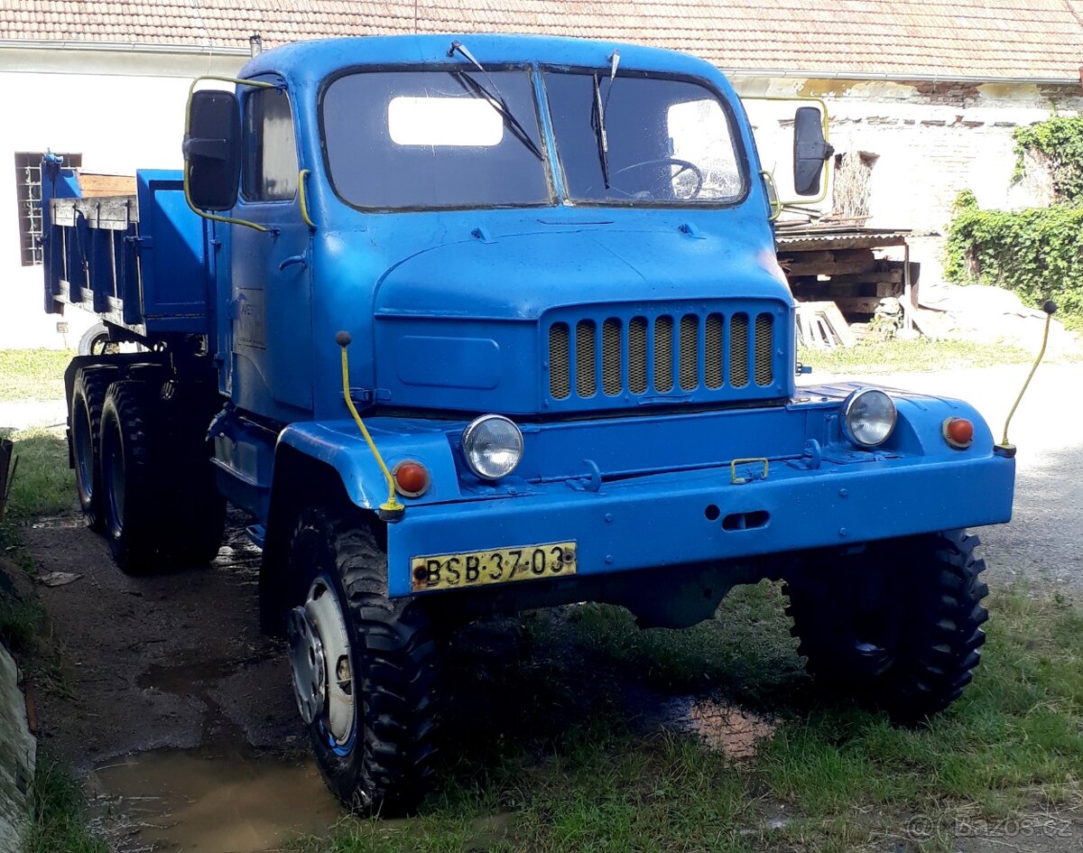 Nákladní sklapecí automobil Praga V3S