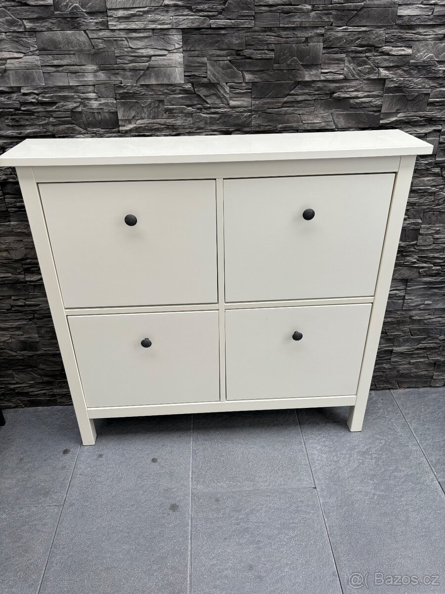 Botník IKEA Hemnes
