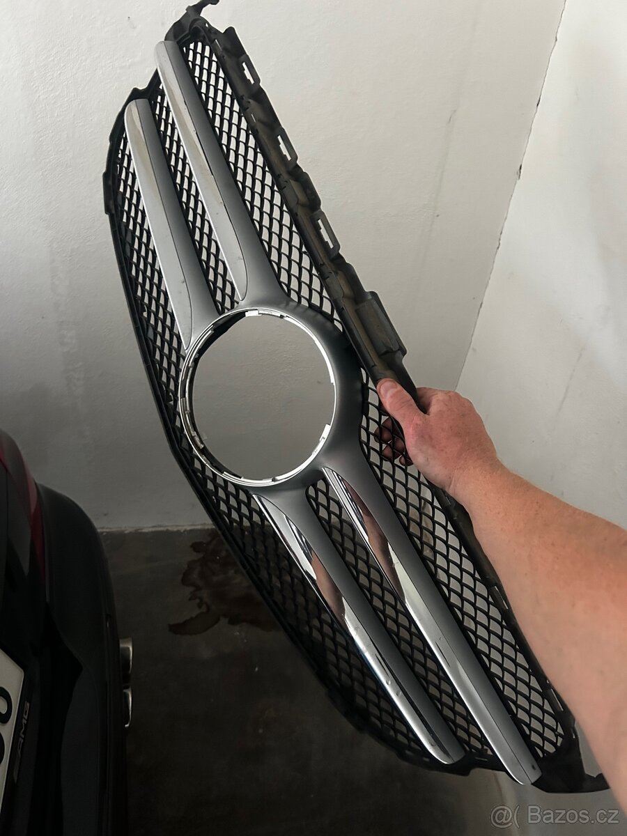 Přední Maska Mercedes C W205