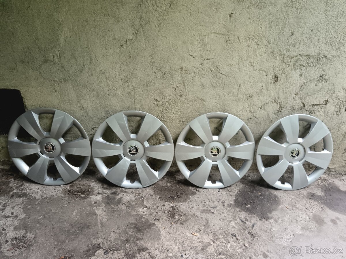 Originál poklice škoda fabia r 15