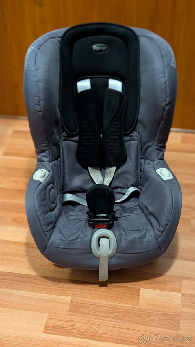 Britax Römer Versafix a isofixem a Top-tether