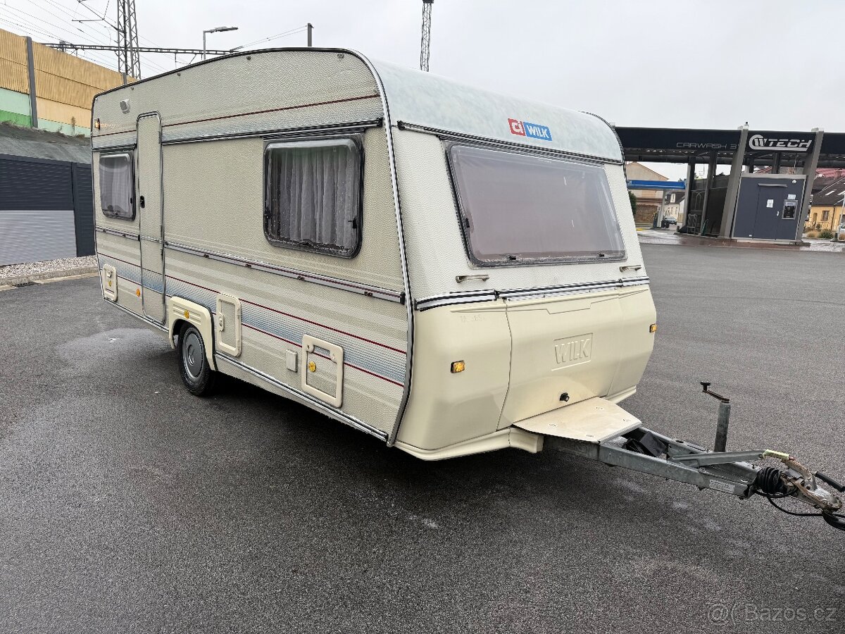 Karavan Wilk De Luxe 450