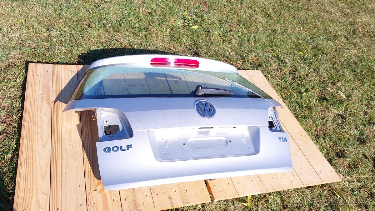 VW GOLF PLUS – DVEŘE KUFR STŘÍBRNÁ LA7W