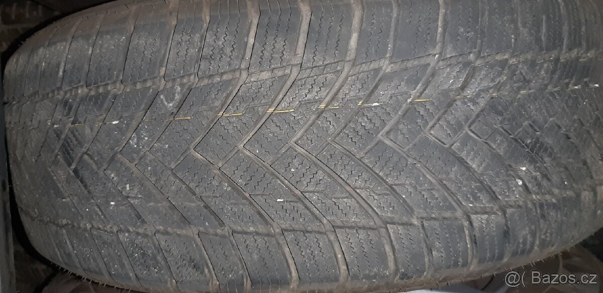 zimní pneu 205/60/16