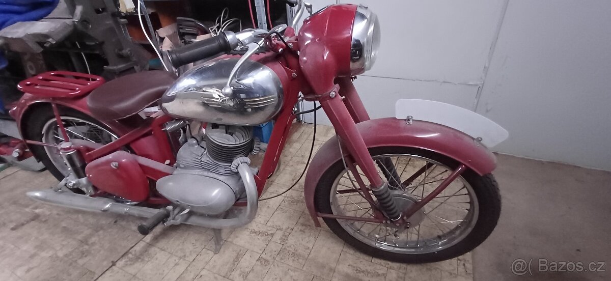 Jawa Pérák 250 s původním platným TP