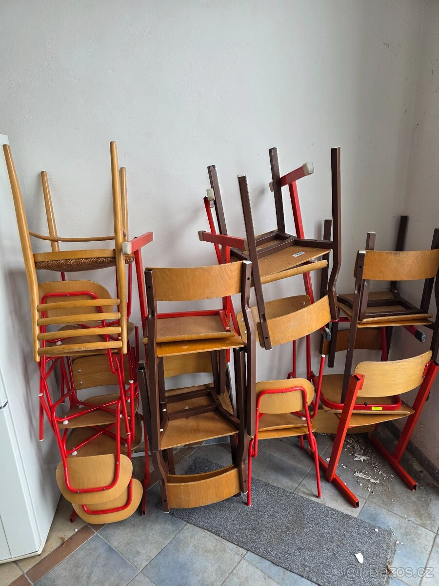 Školní lavice a křesla