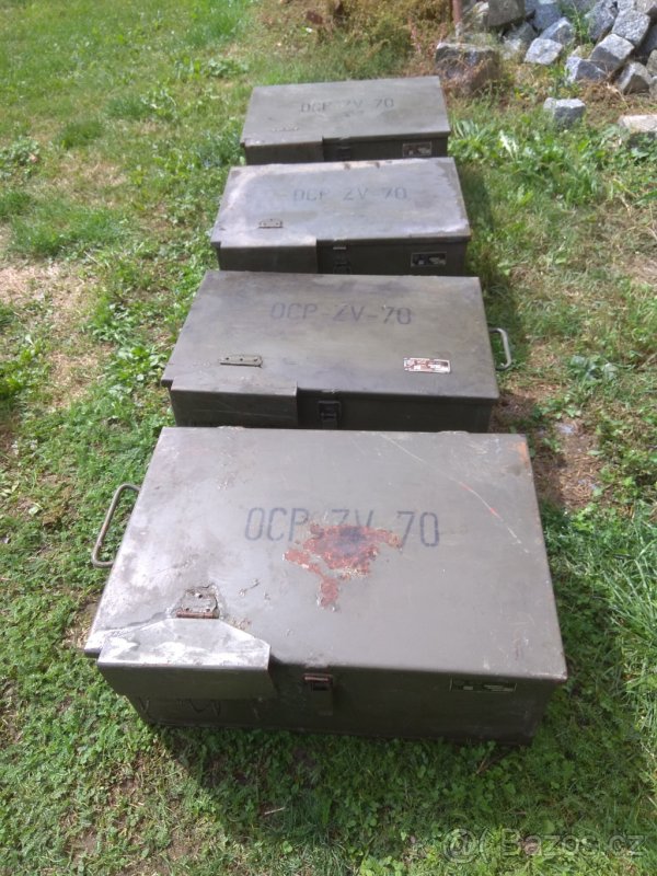 Vojenská bedna kovová uzamykatelná