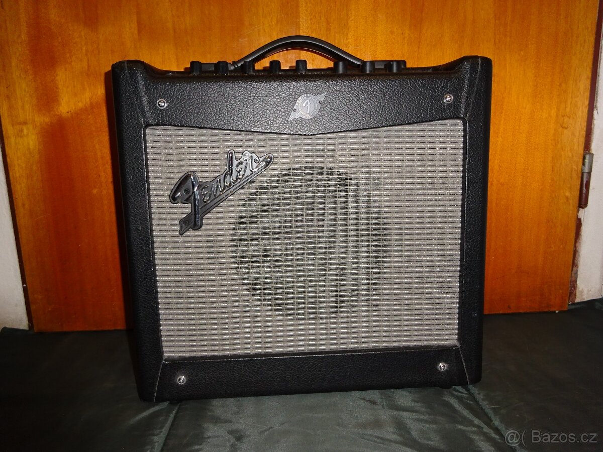 Kytarové kombo FENDER Mustang