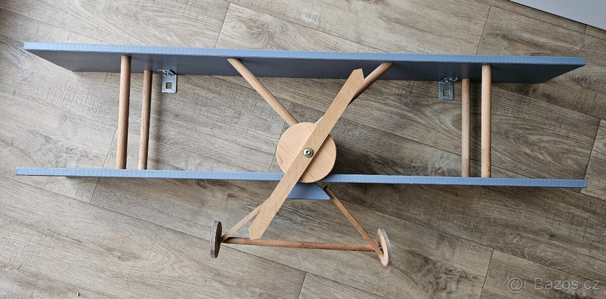 Police letadlo, kamion