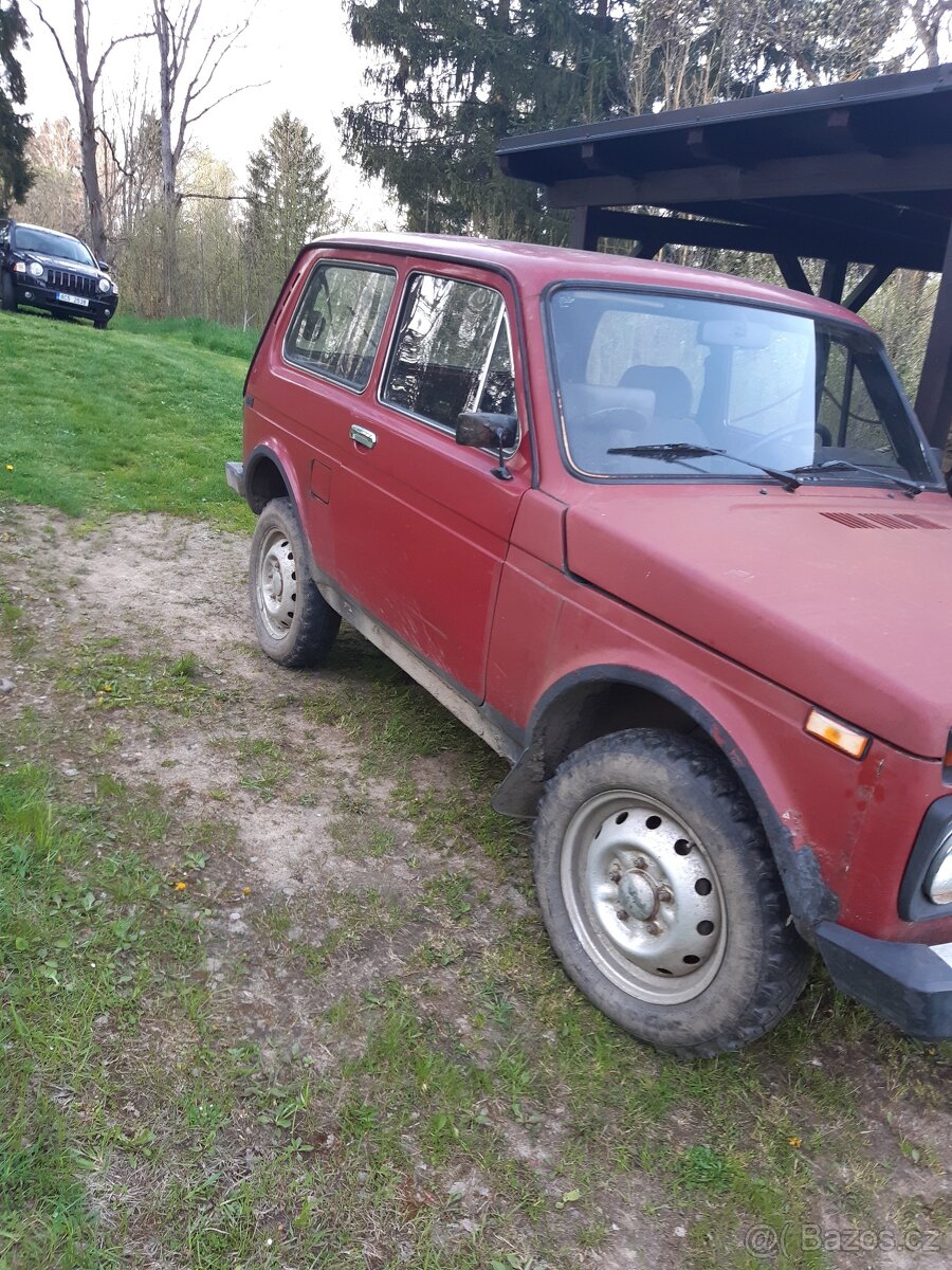 Lada Niva-auto do lesa