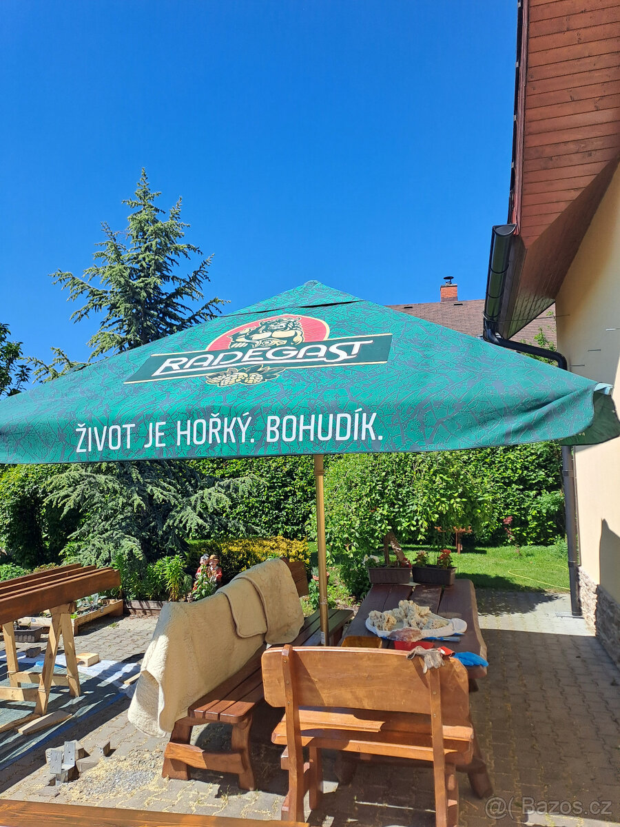 Reklamní slunečník s potiskem (3,5×3,5 m)