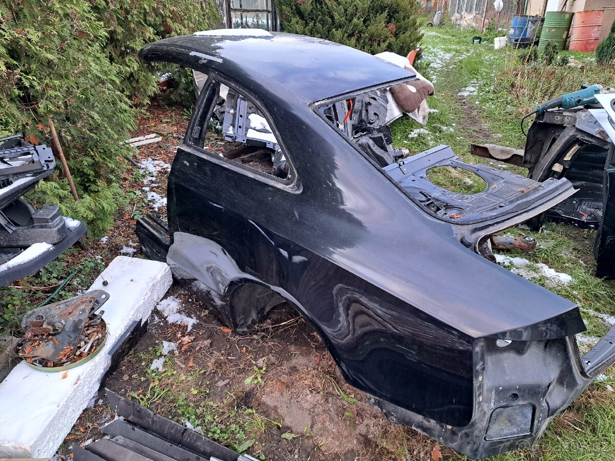 Audi A5 coupé - zadní levá čtvrtka kastle