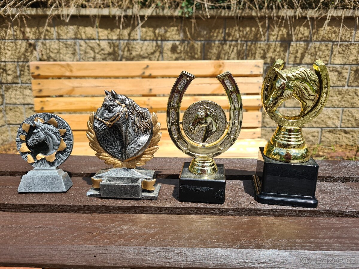 Sportovní poháry, trofeje - Koně (koňské, kůň)