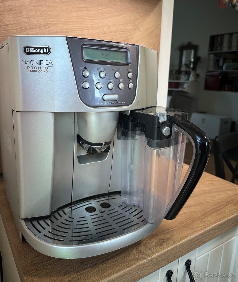 Kávovar Delonghi Magnifica