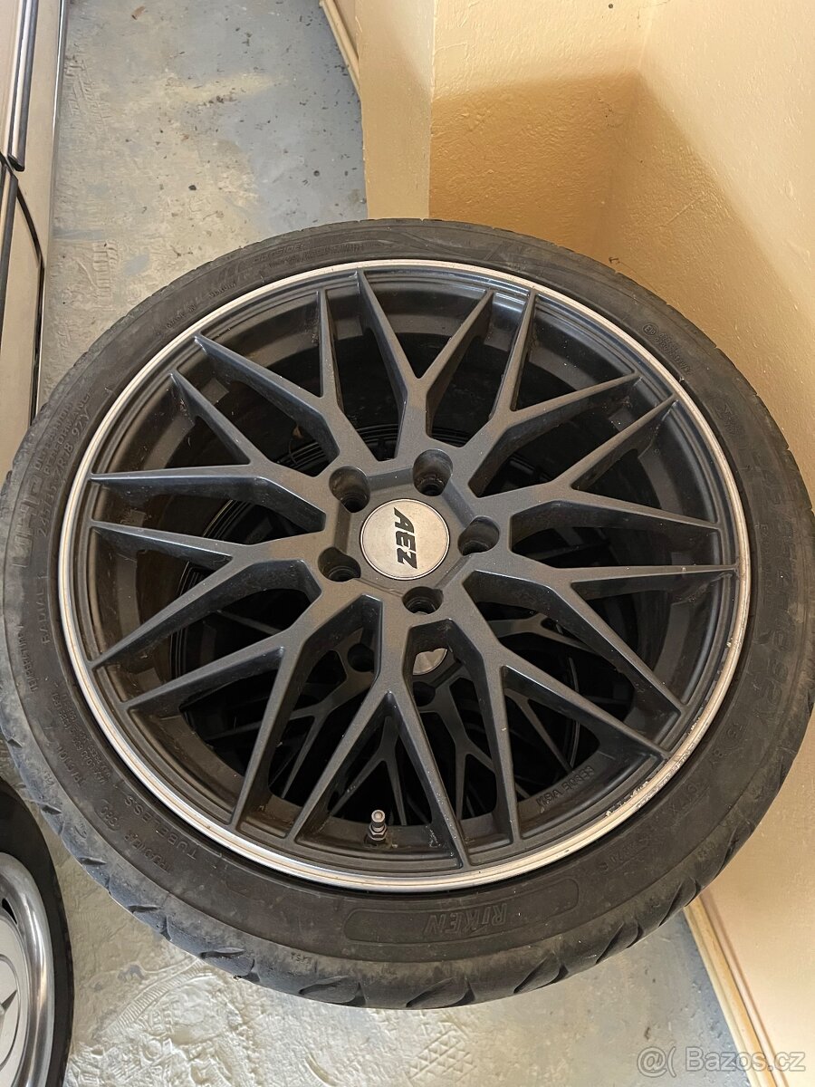 ALU Kola s pneu AEZ 18