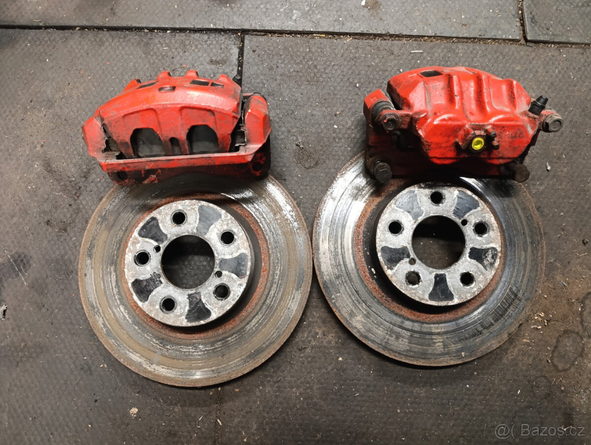 Subaru Impreza GC8 turbo - přední brzdy
