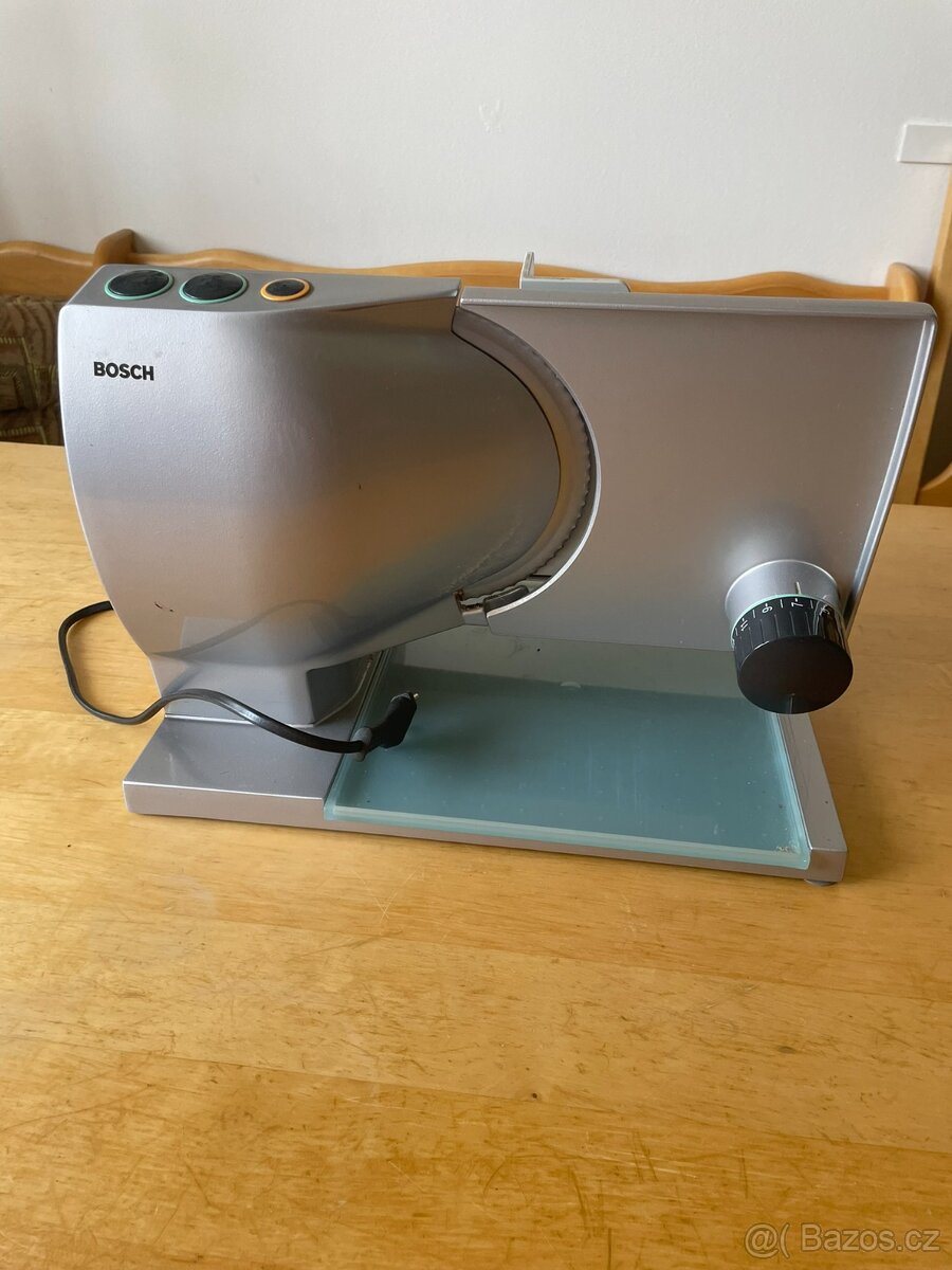 Elektrický kráječ Bosch