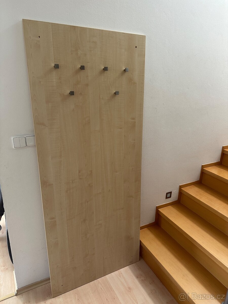Šatní/předsíňový panel s věšáky