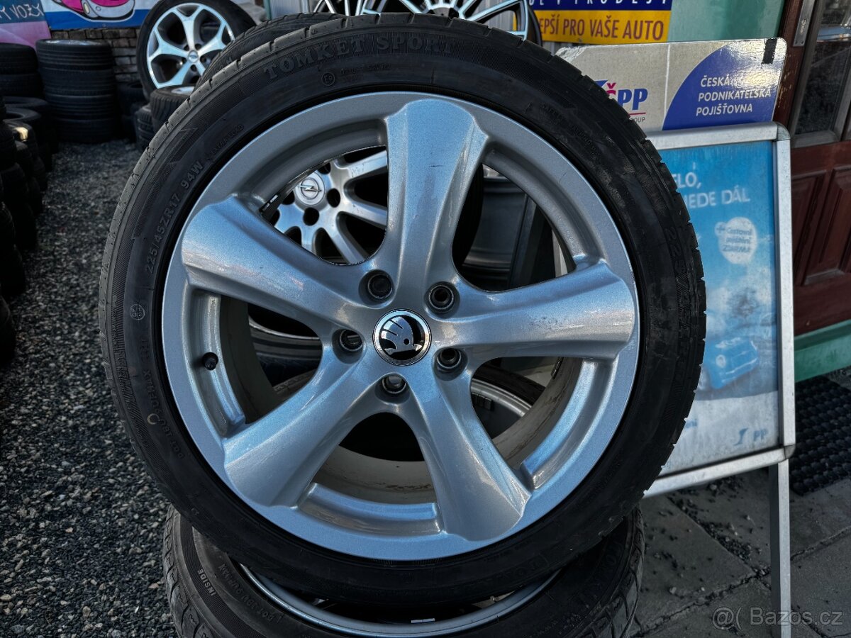 ŠKODA ALU LETNÍ PNEU 225/45Z R17